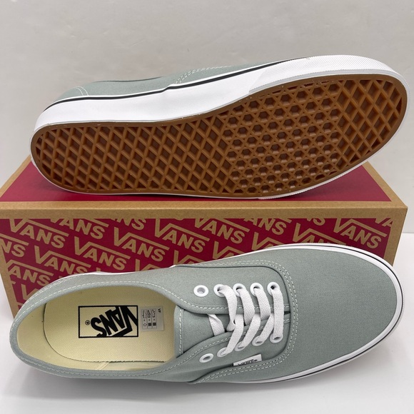 Vans Men’s Lt Gray Canvas Authentic Color Theory Pure Grey
VN000D7YEPO Sneakers - Picture 4 of 16